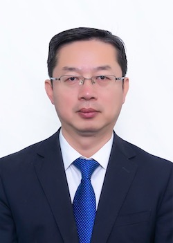 李华伟